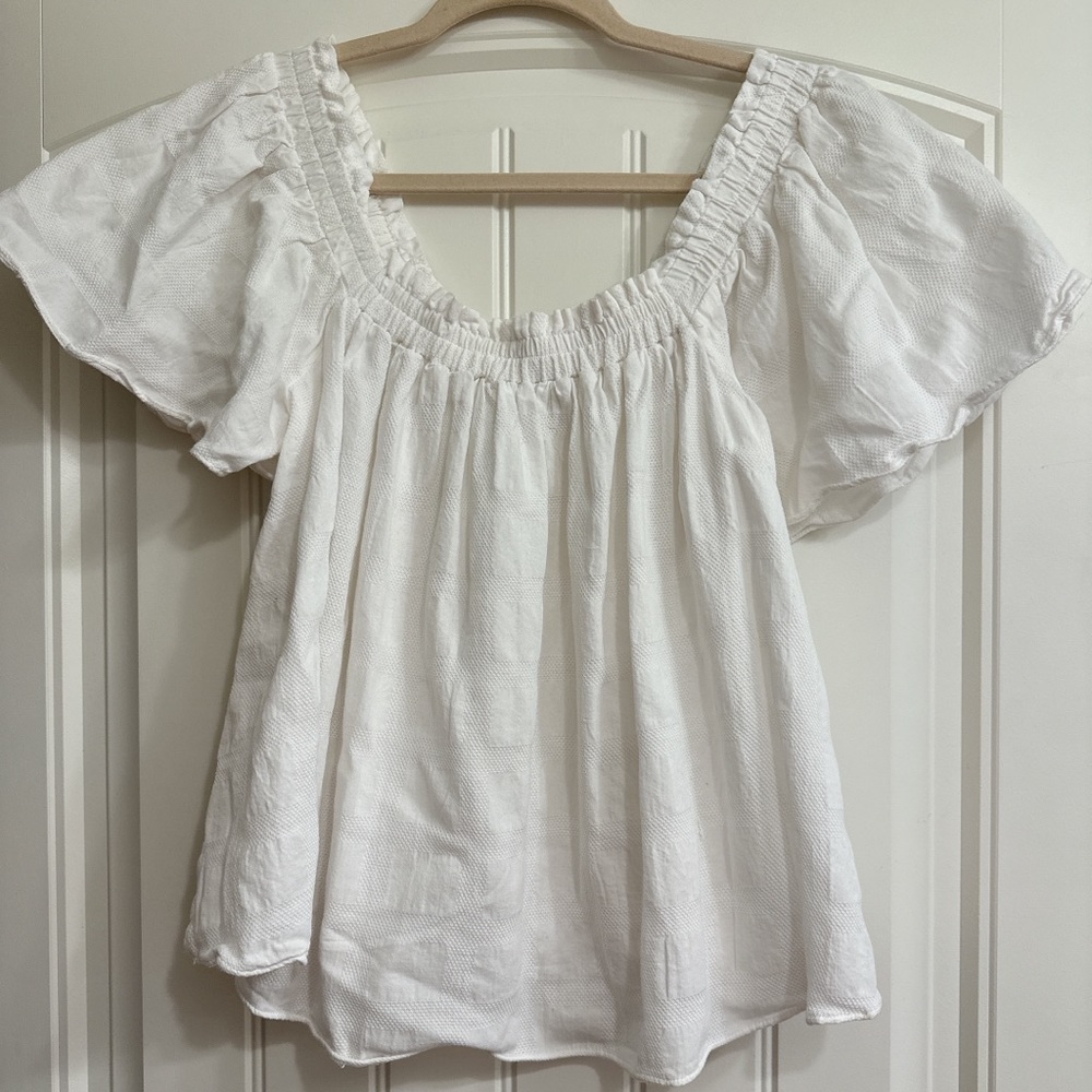 Textured top perfect for summer!